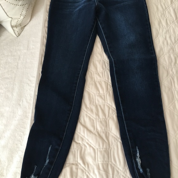 KanCan distressed jeans with stretch. Sz 29. - Picture 2 of 8